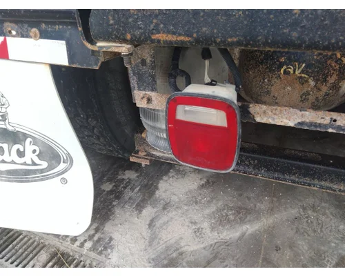 MACK CXP613 STOP TURN TAIL LAMP