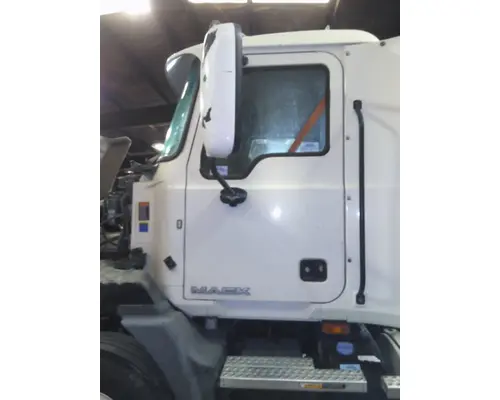 MACK CXU 2007-2019 DOOR ASSEMBLY, FRONT