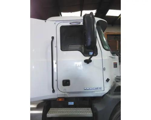 MACK CXU 2007-2019 DOOR ASSEMBLY, FRONT