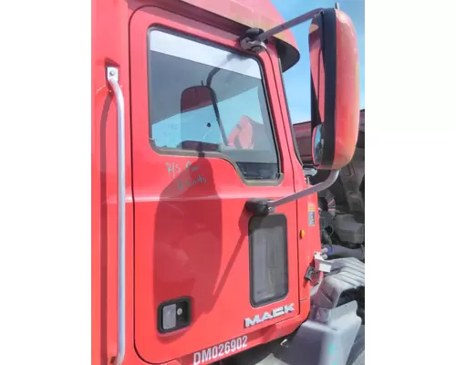 MACK CXU 2007-2019 DOOR ASSEMBLY, FRONT