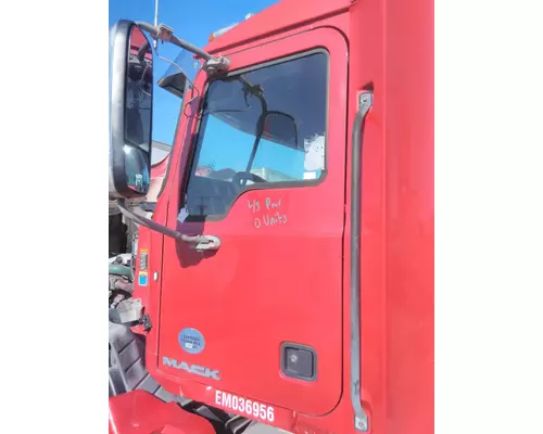 MACK CXU 2007-2019 DOOR ASSEMBLY, FRONT
