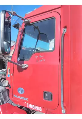 MACK CXU 2007-2019 DOOR ASSEMBLY, FRONT