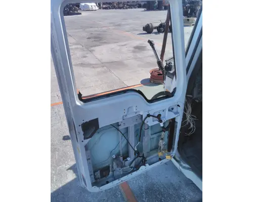 MACK CXU 2007-2019 DOOR ASSEMBLY, FRONT