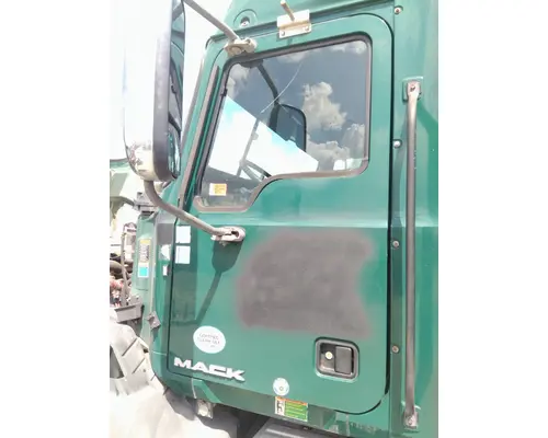 MACK CXU 2007-2019 DOOR ASSEMBLY, FRONT