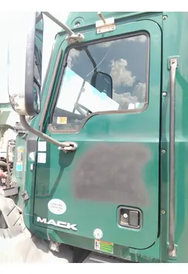 MACK CXU 2007-2019 DOOR ASSEMBLY, FRONT