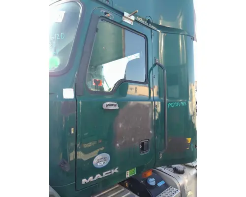 MACK CXU 2007-2019 DOOR ASSEMBLY, FRONT