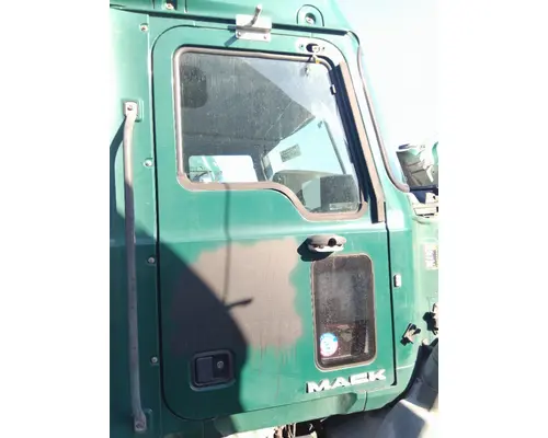 MACK CXU 2007-2019 DOOR ASSEMBLY, FRONT