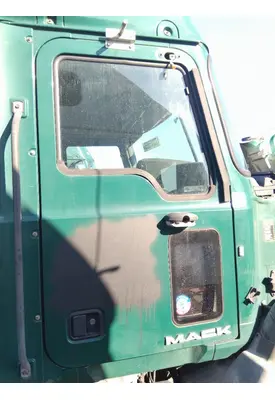 MACK CXU 2007-2019 DOOR ASSEMBLY, FRONT