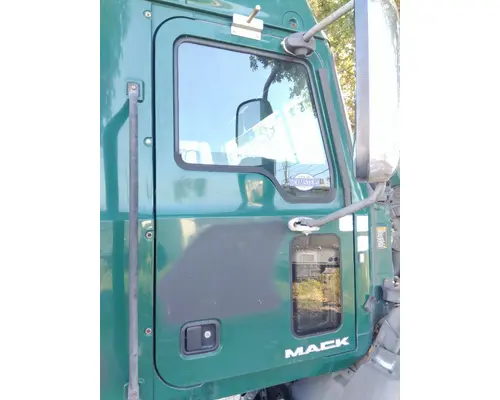 MACK CXU 2007-2019 DOOR ASSEMBLY, FRONT