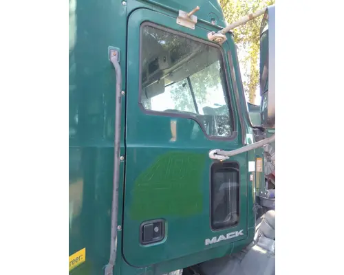 MACK CXU 2007-2019 DOOR ASSEMBLY, FRONT