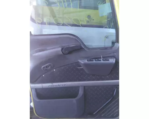 MACK CXU 2007-2019 DOOR ASSEMBLY, FRONT