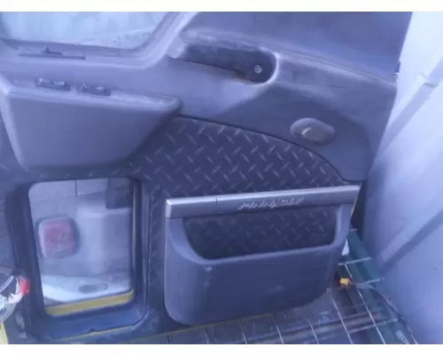 MACK CXU 2007-2019 DOOR ASSEMBLY, FRONT