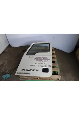 MACK CXU 2007-2019 DOOR ASSEMBLY, FRONT