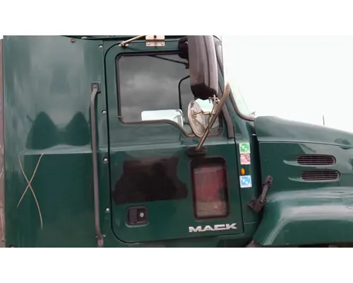MACK CXU 2007-2019 DOOR ASSEMBLY, FRONT