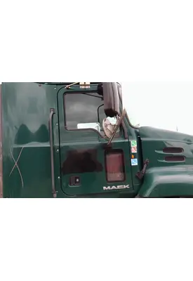 MACK CXU 2007-2019 DOOR ASSEMBLY, FRONT