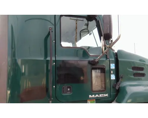 MACK CXU 2007-2019 DOOR ASSEMBLY, FRONT