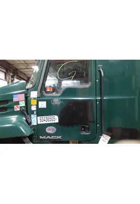 MACK CXU 2007-2019 DOOR ASSEMBLY, FRONT