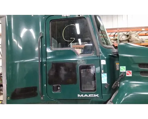 MACK CXU 2007-2019 DOOR ASSEMBLY, FRONT