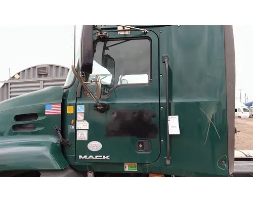 MACK CXU 2007-2019 DOOR ASSEMBLY, FRONT