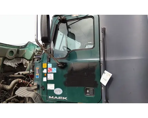 MACK CXU 2007-2019 DOOR ASSEMBLY, FRONT