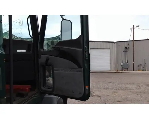 MACK CXU 2007-2019 DOOR ASSEMBLY, FRONT