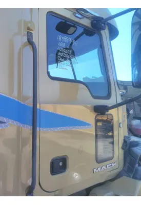 MACK CXU 2007-2019 DOOR ASSEMBLY, FRONT