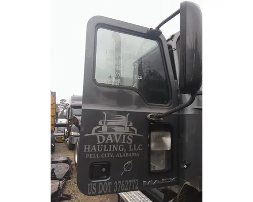 MACK CXU 2007-2019 DOOR ASSEMBLY, FRONT