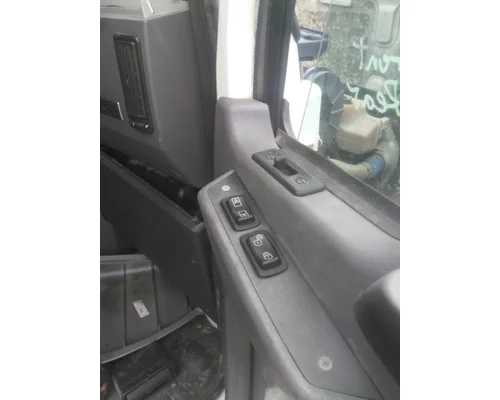 MACK CXU 2007-2019 DOOR ASSEMBLY, FRONT