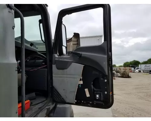 MACK CXU 2007-2019 DOOR ASSEMBLY, FRONT