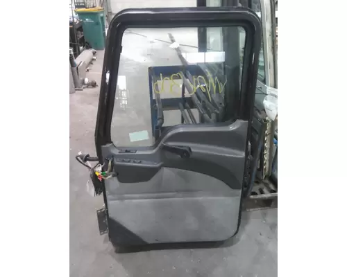 MACK CXU 2007-2019 DOOR ASSEMBLY, FRONT
