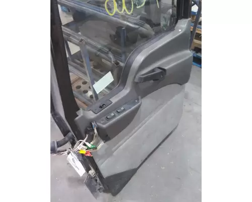 MACK CXU 2007-2019 DOOR ASSEMBLY, FRONT