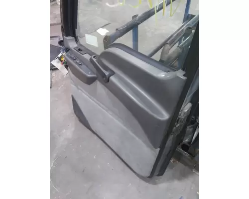MACK CXU 2007-2019 DOOR ASSEMBLY, FRONT