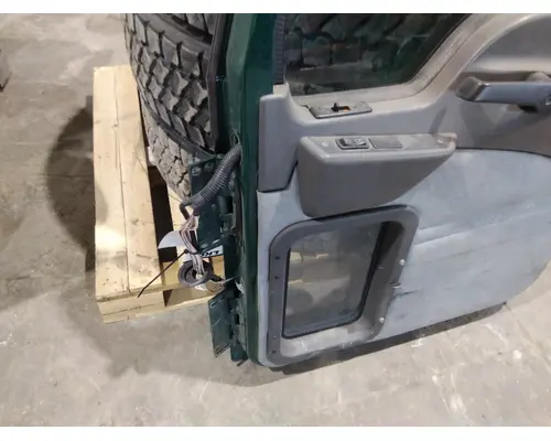 MACK CXU 2007-2019 DOOR ASSEMBLY, FRONT