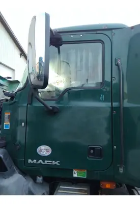 MACK CXU 2007-2019 DOOR ASSEMBLY, FRONT