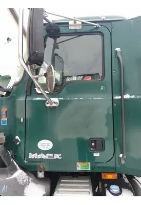 MACK CXU 2007-2019 DOOR ASSEMBLY, FRONT