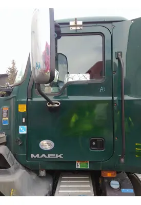 MACK CXU 2007-2019 DOOR ASSEMBLY, FRONT