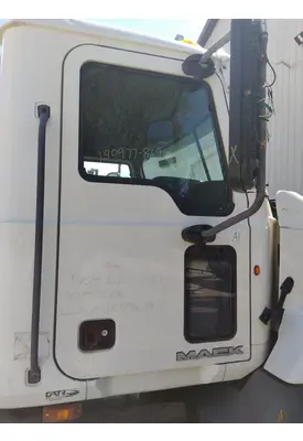 MACK CXU 2007-2019 DOOR ASSEMBLY, FRONT