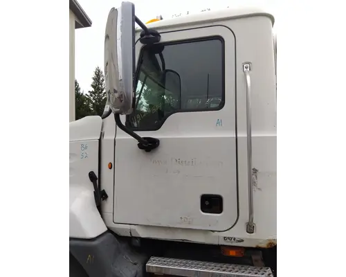 MACK CXU 2007-2019 DOOR ASSEMBLY, FRONT