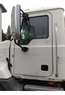 MACK CXU 2007-2019 DOOR ASSEMBLY, FRONT