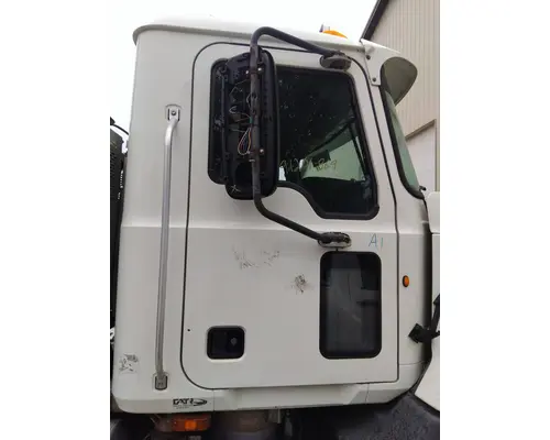MACK CXU 2007-2019 DOOR ASSEMBLY, FRONT