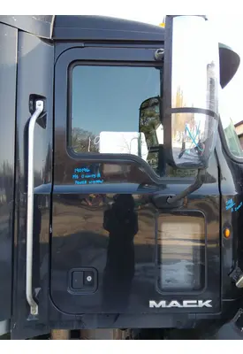 MACK CXU 2007-2019 DOOR ASSEMBLY, FRONT