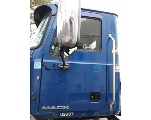 MACK CXU 2007-2019 DOOR ASSEMBLY, FRONT