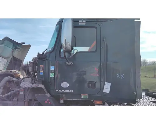 MACK CXU 2007-2019 DOOR ASSEMBLY, FRONT