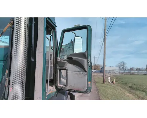 MACK CXU 2007-2019 DOOR ASSEMBLY, FRONT