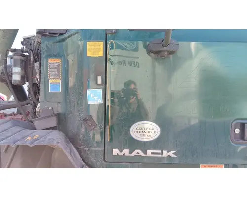 MACK CXU 2007-2019 DOOR ASSEMBLY, FRONT