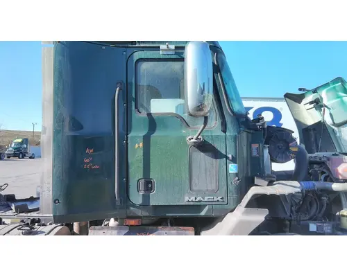 MACK CXU 2007-2019 DOOR ASSEMBLY, FRONT