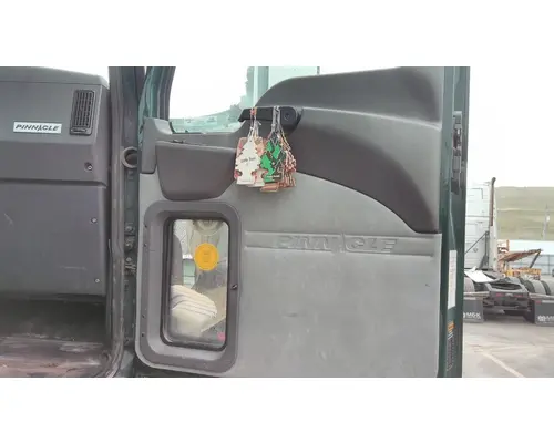 MACK CXU 2007-2019 DOOR ASSEMBLY, FRONT