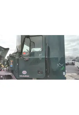 MACK CXU 2007-2019 DOOR ASSEMBLY, FRONT