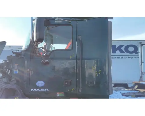 MACK CXU 2007-2019 DOOR ASSEMBLY, FRONT