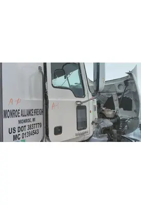 MACK CXU 2007-2019 DOOR ASSEMBLY, FRONT